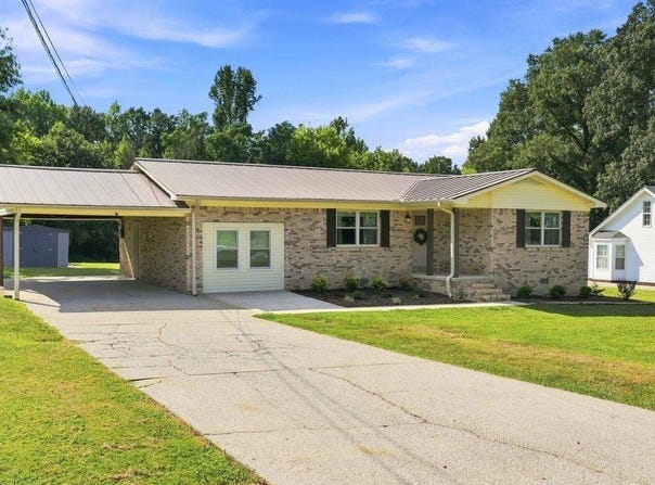 2115 Killough Dr, Tuscumbia, AL 35674