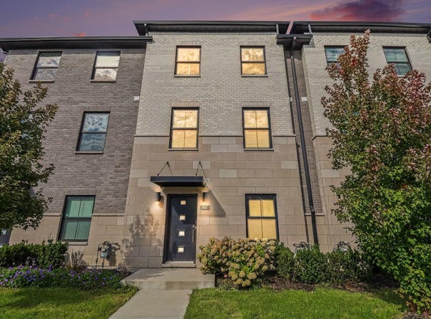 2921 Summers Place, Troy, MI 48084