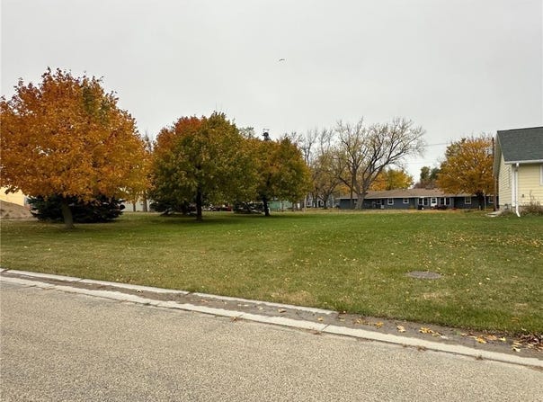 304 Mueller Drive, Hendricks, MN 56136