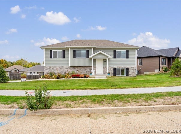 3305 Venice Drive, MO 65202
