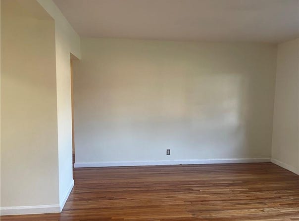 1010 Rottkampt Street, Valley Stream, NY 11580