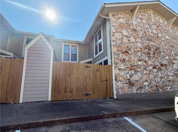 2101 Barak Lane, Bryan, TX 77802