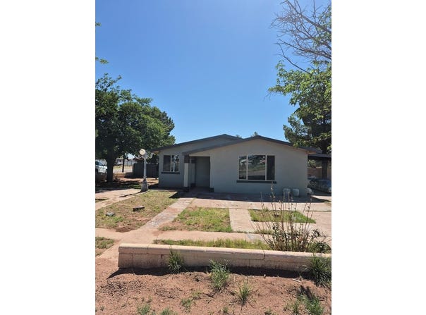 401 S Maple Ave, Van Horn, TX 79855