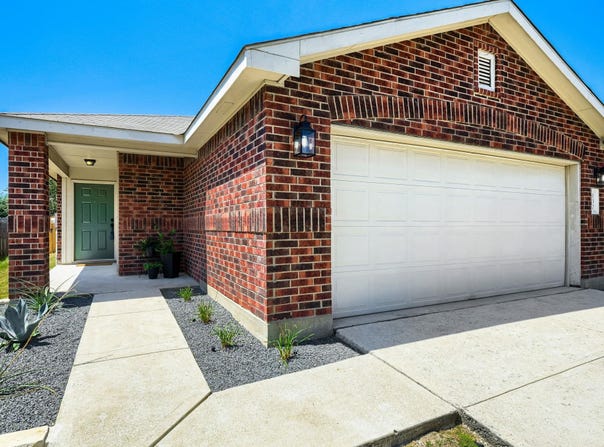 137 Pine Arbol, Buda, TX 78610