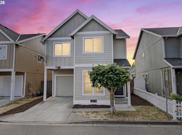 871 N 20TH Way, Cornelius, OR 97113