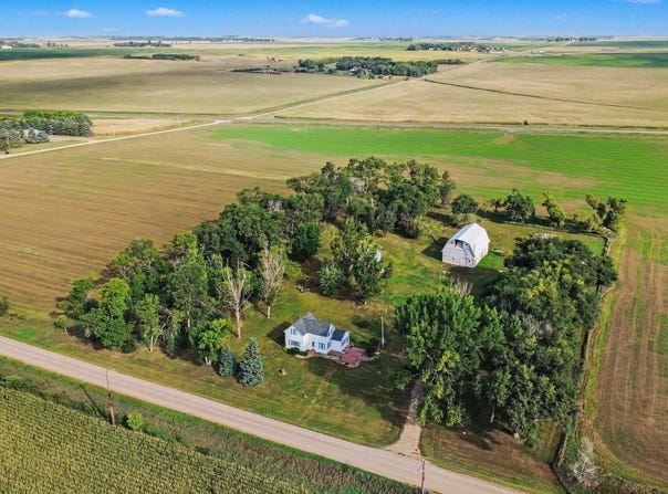 45018 233 St, Madison, SD 57042