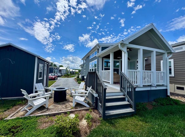 33 Strolling Easy Lane, Flat Rock, NC 28731