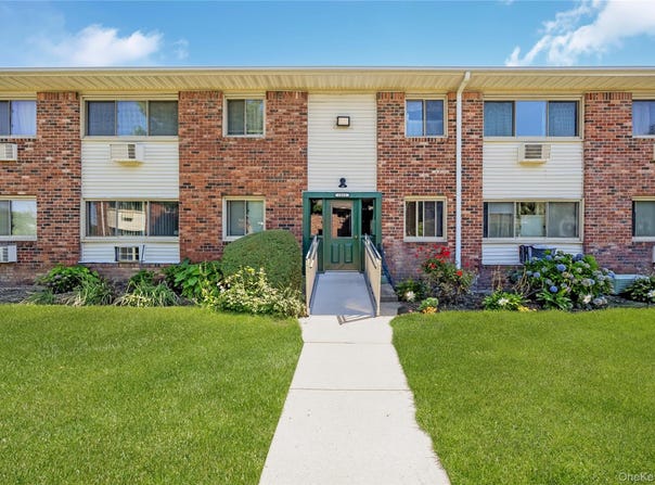 2433 union Boulevard, Islip, NY 11751