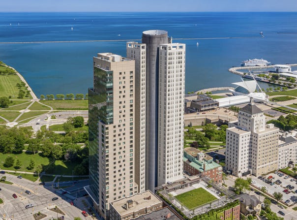923 E Kilbourn Ave, Milwaukee, WI 53202