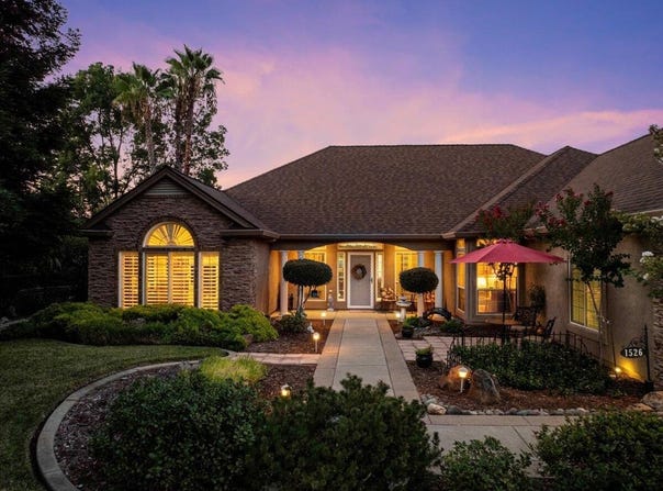 1526 Gold Hills Drive, Redding, CA 96003