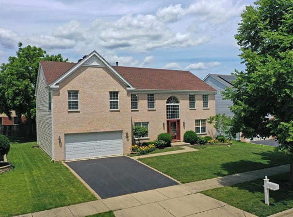 810 Vera Lane, Wheeling, IL 60090