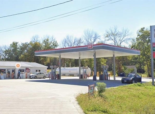 306 E Main Street, Curryville, MO 63339