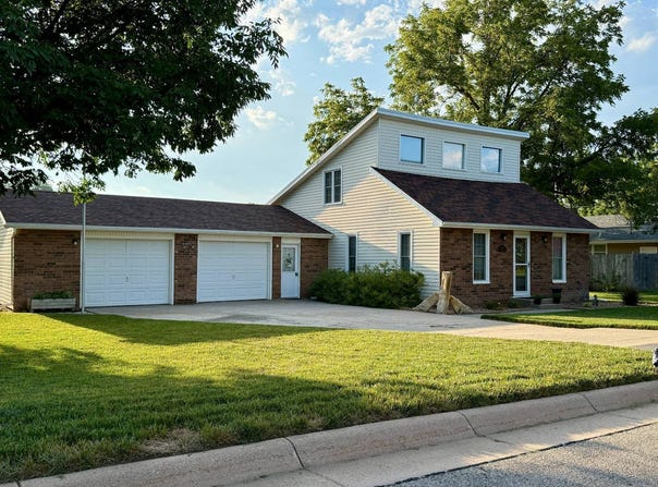 1315 2nd St, Downs, KS 67437