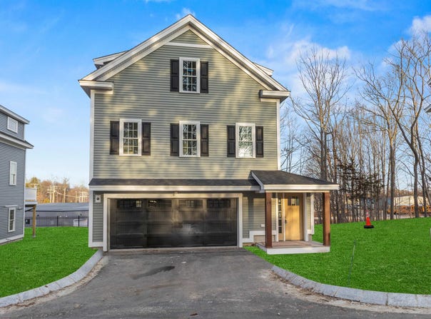 19 Eden Lane, Portsmouth, NH 03801