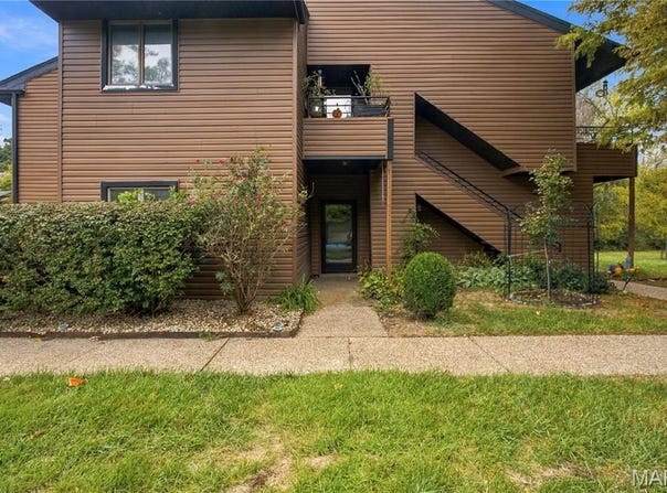 13803 Amiot Drive, St Louis, MO 63146