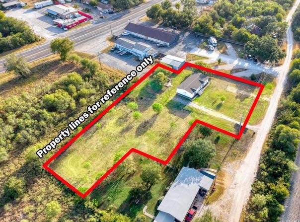 680 SE FRONT AVE E, Sabinal, TX 78881