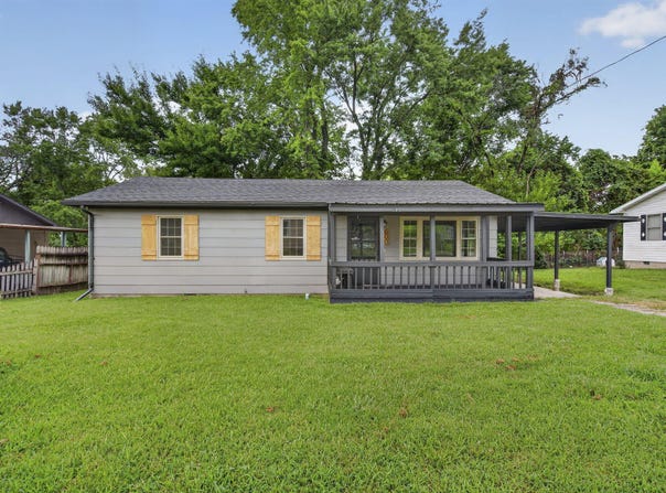 600 Shelton Avenue, Ava, MO 65608