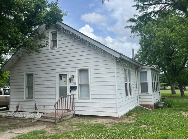 1205 N Buckeye St, Iola, KS 66749