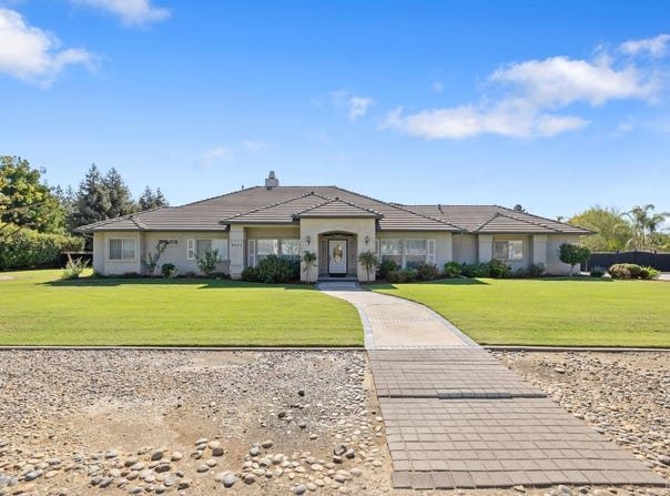 6001 W Grove Court, Visalia, CA 93291