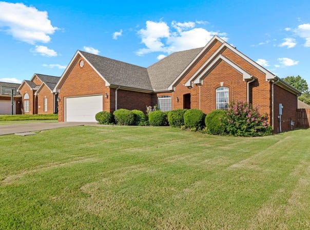 107 Wheaton Ct, Florence, AL 35633