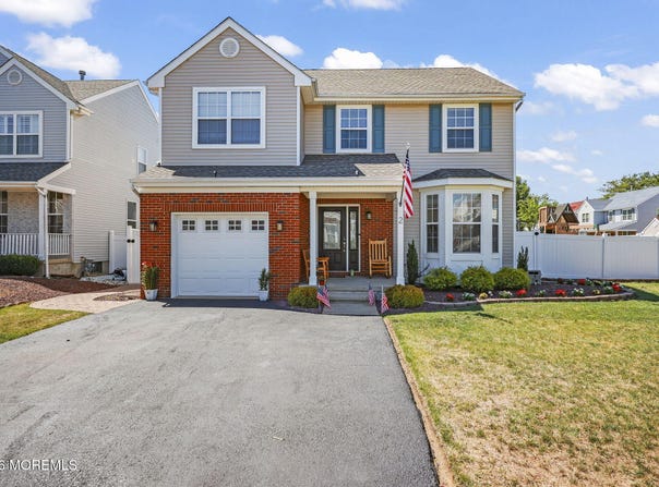 2 Devonshire Drive, Hazlet, NJ 07730