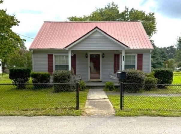 406 4th Ave S, Baxter, TN 38544