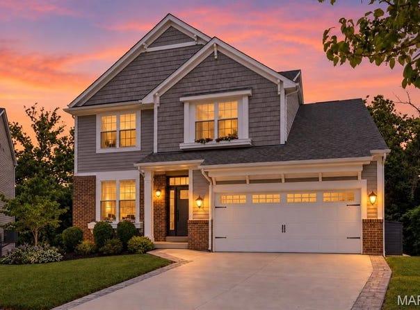 327 Madeira Court, St Peters, MO 63376