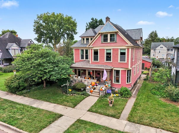 210 East Street, Three Rivers, MI 49093