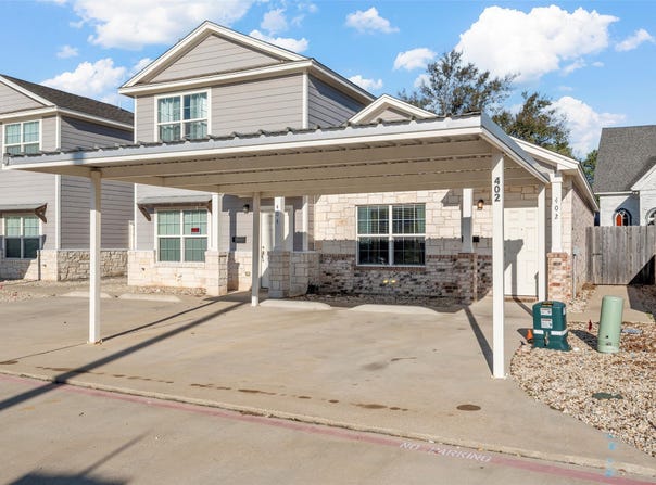 402 Spring Street, McGregor, TX 76657