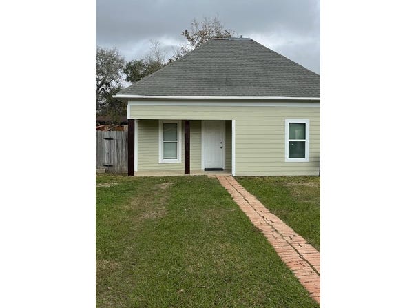 506 Morton, Palacios, TX 77465