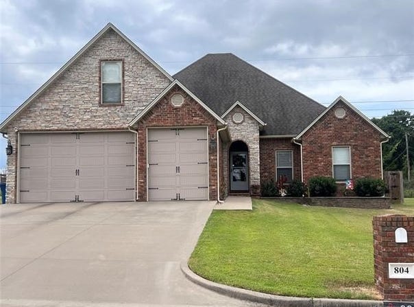 804 Great Oaks Drive, McAlester, OK 74501