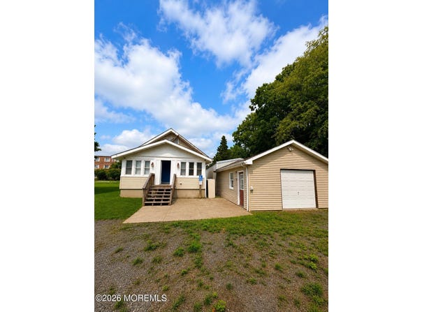 332 E Main Street S, Tuckerton, NJ 08087