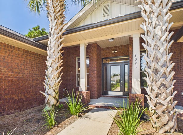2021 Pelican Lane, Navarre, FL 32566