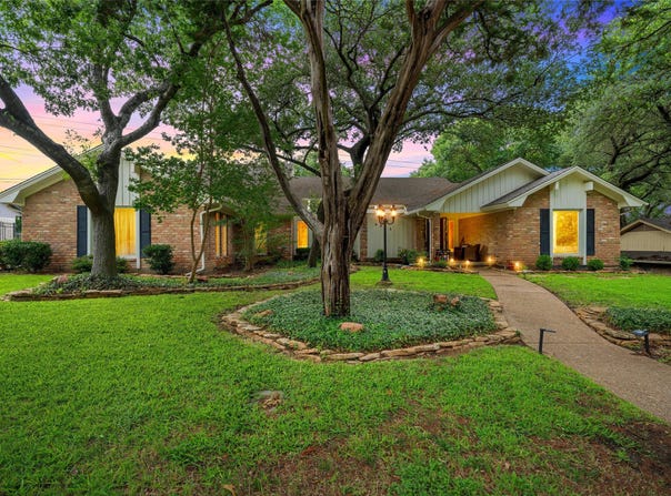 9913 Burgundy Lane, Woodway, TX 76712