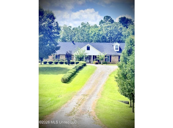 367 Dr King, Gore Springs, MS 38929