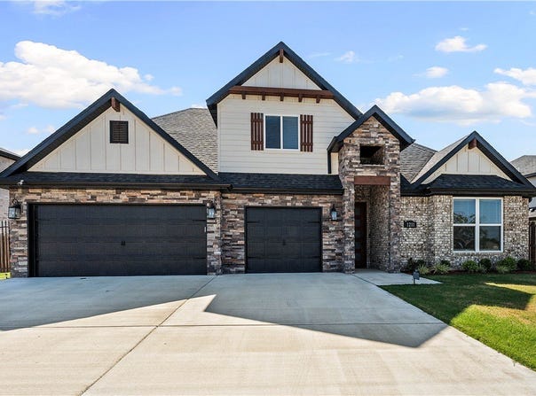 1211 Longbourn Drive, Centerton, AR 72719