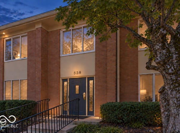 558 W Hunters Drive, Carmel, IN 46032