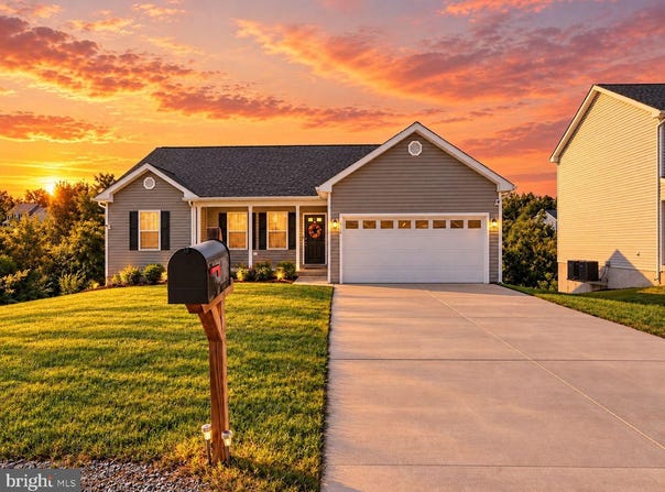616 JENSEN Way E, MARTINSBURG, WV 25401