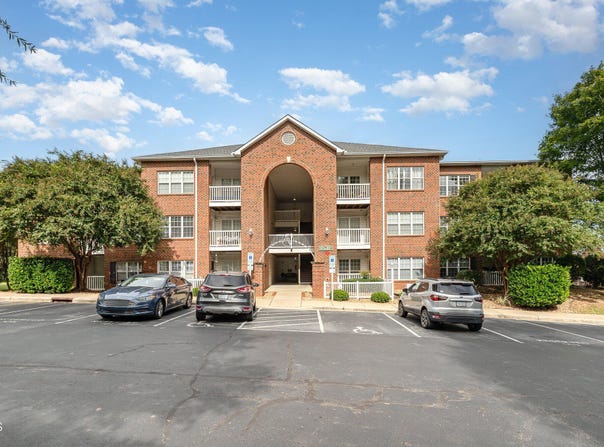 123 Sturbridge Drive, Clayton, NC 27520