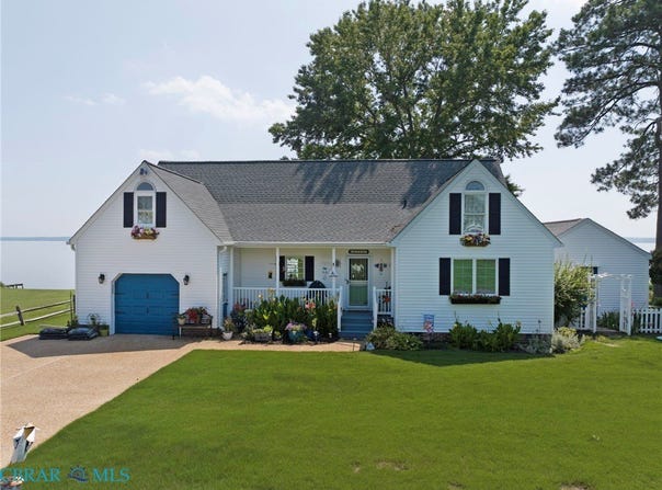 4594 HERMITAGE Lane, Gloucester, VA 23061