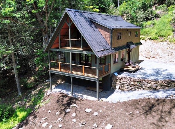23 Evergreen Way, Buckeye, WV 24924