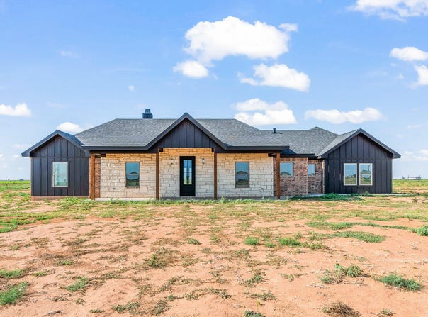 806 E F M 597, Abernathy, TX 79311