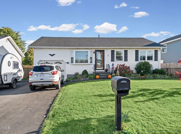 5 Ballina Street, Troy, NY 12180