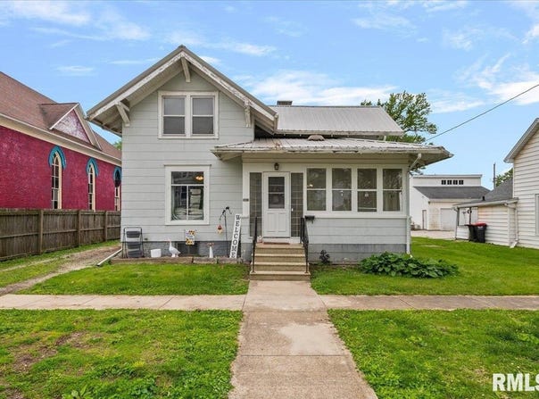 303 W 2ND Street, Assumption, IL 62510