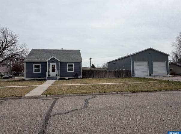 247 4th Street, Hampton, NE 68843