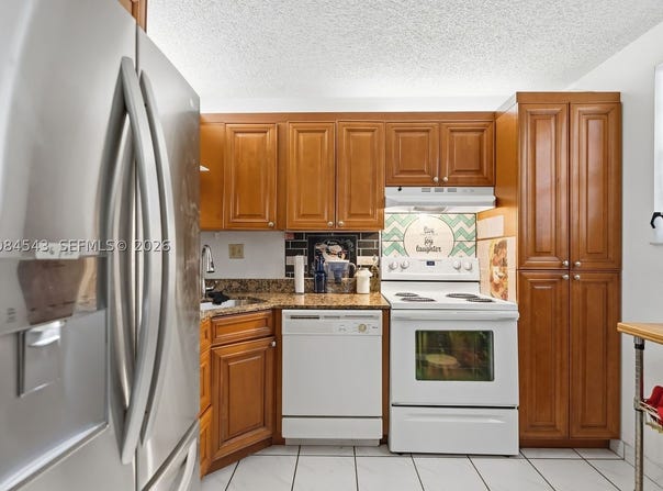 7400 NW 17th St, Plantation, FL 33313