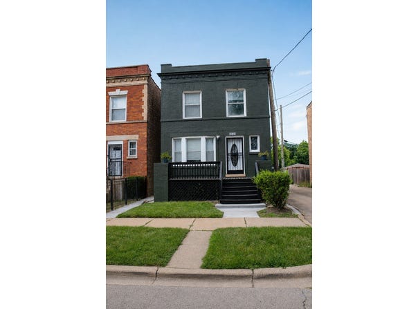 6934 S Eberhart Avenue, Chicago, IL 60637