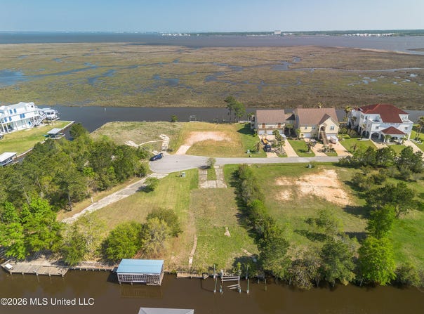 1348 Poki Place, Diamondhead, MS 39525
