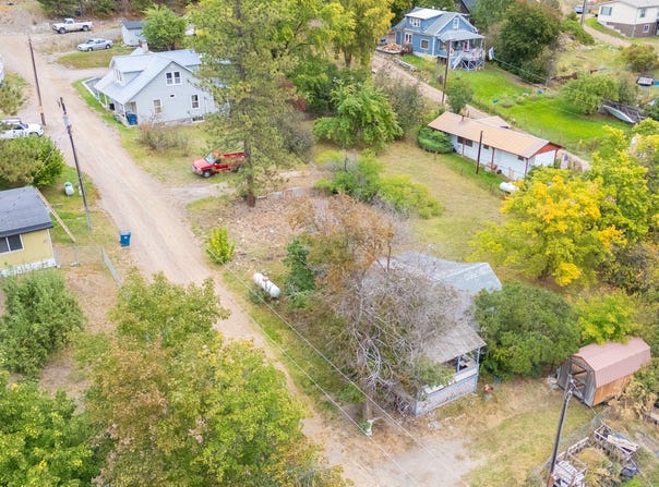 105 Meadowview Lane, Alberton, MT 59820