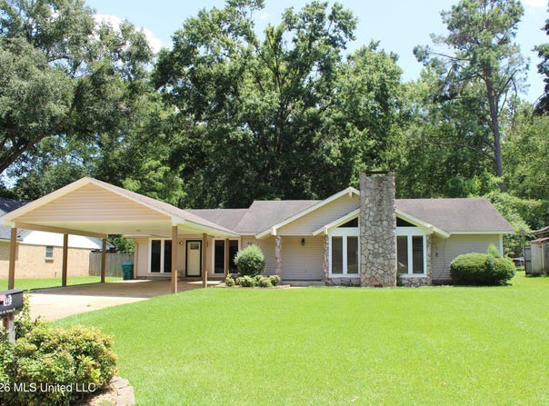 649 Old Hickory Road, Grenada, MS 38901